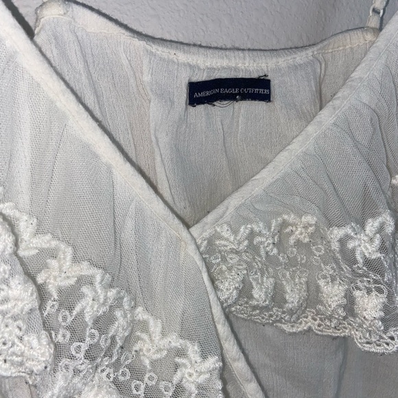 AMERICAN EAGLE - WHITE LACE V-NECK TANK TOP - Picture 5 of 16